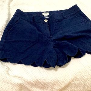 Crown and ivy. Scalloped dress shorts. Navy. Size 8
